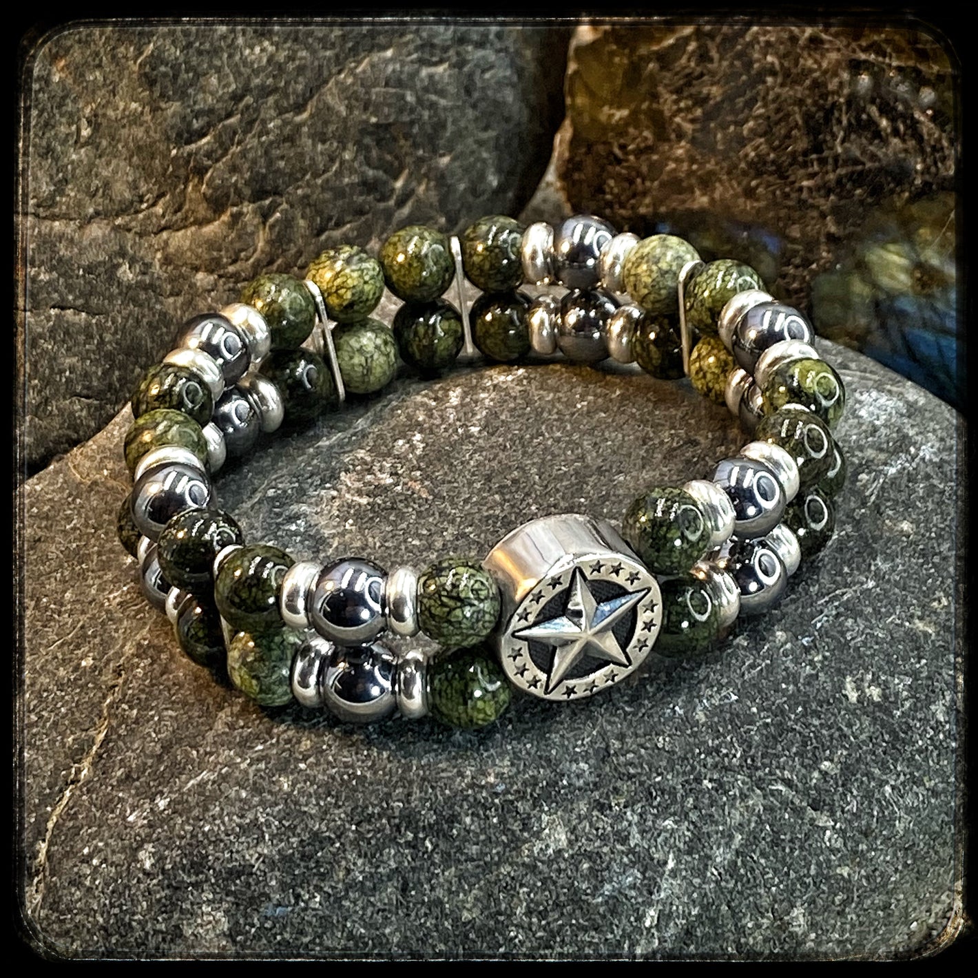 Bracelet BOSTON Perles 8mm serpentine et térahertz, argent 925