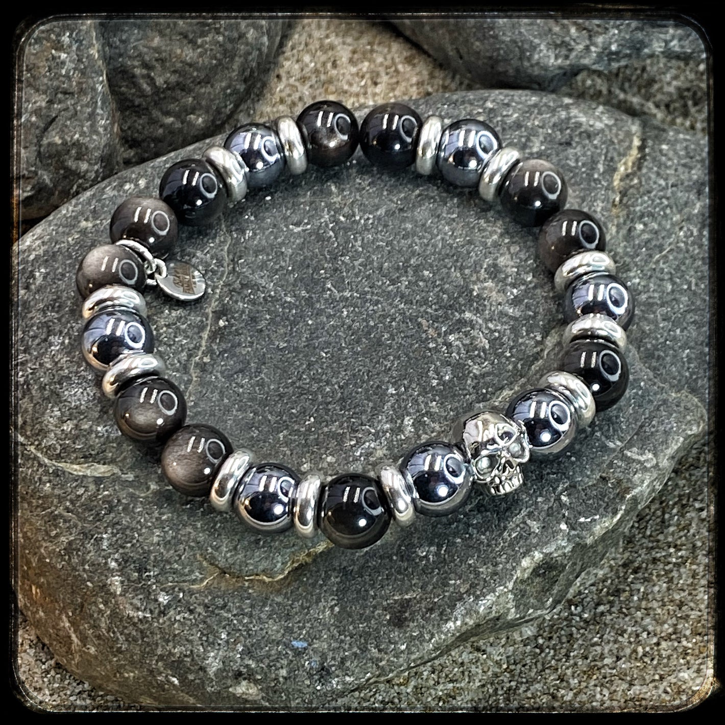 Bracelet DARK SIDE Perles 10mm obsidienne noire, térahertz et argent 925. Motif tête de mort