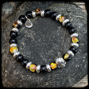 Bracelet FIREBALL Perles 8mm Onyx et argent 925. Motif SKULL