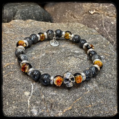Bracelet MAGMA Perles 8mm larvikite et argent 925. Motif SKULL