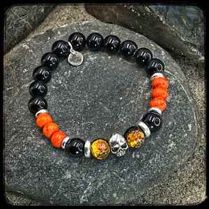 Bracelet MILWAUKEE Perles 10mm, onyx et magnésite, argent 925. Motif SKULL