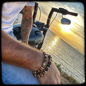 Bracelet TENNESSEE Perles 10mm œil de tigre et argent 925. Motif SKULL